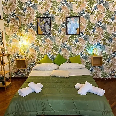 Charming House In The Historic Center Of Palermo-2